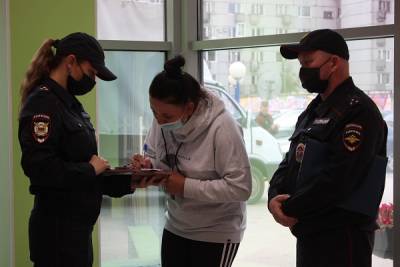 В торговых центрах столицы Коми за два часа нашли 24 нарушителей масочного режима - bnkomi.ru - респ. Коми