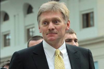 Дмитрий Песков - Песков: у Кремля нет данных о допуске иностранных вакцин в Россию - mk.ru - Россия - Англия