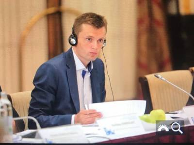 Руслан Бортник - Денис Шмыгаль - Политолог Бортник: Я не знаю ни одного украинца, который был бы крайне успешным за рубежом. В Украине есть работодатели, которые заботятся о персонале - gordonua.com - Украина
