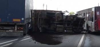 Под Вологдой произошло столкновение двух грузовиков и автобуса - vologda-poisk.ru - Вологда - район Вологодский