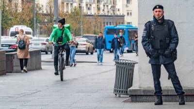 Полицейского убили одним ударом в грудь в подмосковных Химках — видео - 5-tv.ru - Московская обл. - Следственный Комитет - Московская область
