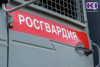 В торговом центре Сыктывкара задержали вооруженного пистолетом посетителя - komiinform.ru - Россия - респ. Коми - Сыктывкар