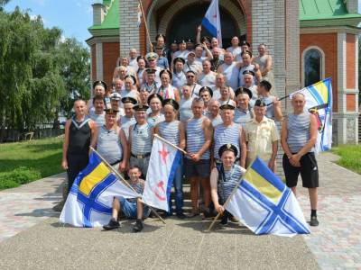 Полиция открыла производство из-за фото мэра города Хорол с советским флагом - gordonua.com - Украина - Полтавская обл.