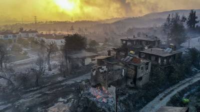 Мэр Манавгата призвал власти Турции объявить город зоной бедствия из-за пожара - iz.ru - Израиль - Турция - провинция Анталья - Манавгат