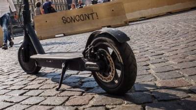 «Мама, дай ей!» — «яжмать» в Петербурге самокатом проломила голову прохожей - 5-tv.ru - Санкт-Петербург - район Северной