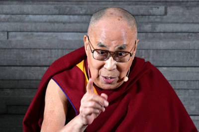 Далай-ламе предрекли переродиться женщиной в свободном мире - lenta.ru - Россия - Индия - Монголия - респ. Калмыкия