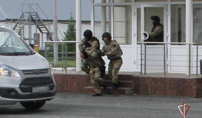 В Тюмени сотрудники Росгвардии в рамках учения задержали вооруженного человека - nashgorod.ru - Тюмень - Тюменская обл.