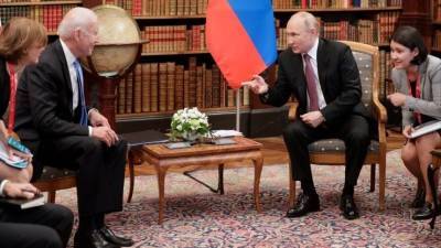Владимир Путин - Джо Байден - Читатели Daily Mail резко отреагировали на слова Байдена о «проблемах» Путина - 5-tv.ru - Россия - США
