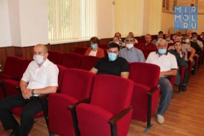 В Кайтгаском районе прошло очередное заседание депутатов состоялось в Кайтагском районе - mirmol.ru