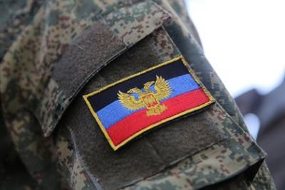 Трое военнослужащих ДНР погибли под минометным обстрелом - lenta.ru - Украина - ДНР