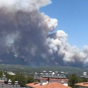 Из-за лесных пожаров в Анталии погибли три человека - reporter-ua.com - Турция - Манавгат