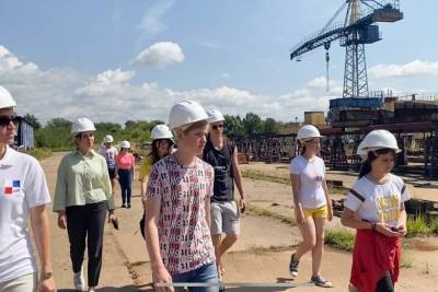 «Молодая гвардия Единой России» организовала для подростков экскурсию на судоверфь - kostroma.mk.ru - Россия - Голландия - Кострома
