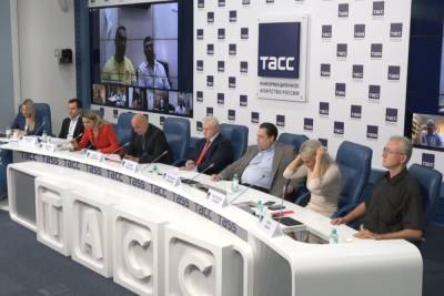 Сергей Миронов - Справедливороссы за вакцинацию, но против увольнений - mk.ru - Россия - Брянск