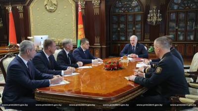 Александр Лукашенко - Лукашенко новым назначенцам: вы являетесь лицом президента - naviny.by - Белоруссия