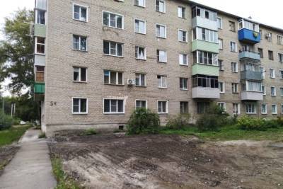 В Мичуринске во дворе многоэтажки навели порядок после жалоб в соцсетях - tambov.mk.ru - Мичуринск - Тамбовская обл.