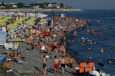 Янина Павленко - Ялта открыла для купания все пляжи после наводнения - interfax-russia.ru - Крым