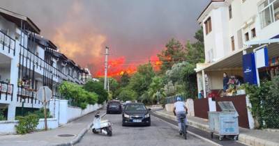 Новый лесной пожар в Турции: отели в Мармарисе в опасности (фото, видео) - focus.ua - Украина - Турция - провинция Мугла - Мармарис