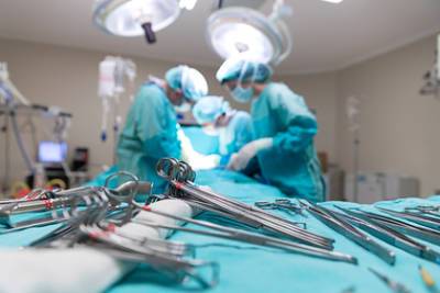 Хирург выжег свои инициалы на пересаженной пациентам печени - lenta.ru - Англия - Бирмингем