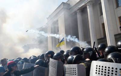 Владимир Зеленский - Олег Жданов - Верховную раду ко дню «незалежности» могут забросать гранатами –... - politnavigator.net - Украина - Киев