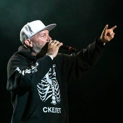 Ричард Гир - Основатель и вокалист группы «Limp Bizkit» Фред Дерст снял кепку, чем очень удивил фанатов - skuke.net