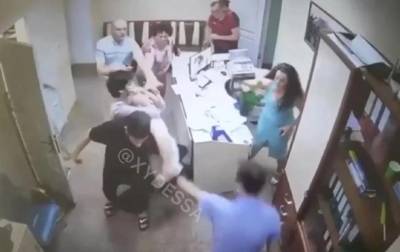 В сельсовет под Одессой ворвался мужчина с ножом - korrespondent.net - Украина - Одесса - Одесская обл.