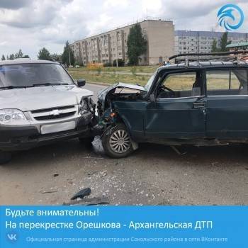Пожилая автоледи на ВАЗ-2107 не пропустила автобус на ул. Архангельской - vologda-poisk.ru - Сокол