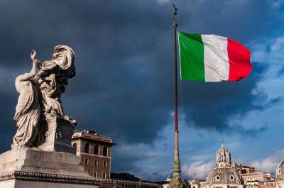 Роберто Сперанц - Власти Италии планируют сделать ставку на COVID-паспорта - pnp.ru - Италия
