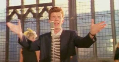 Культовый клип Рика Эстли на песню Never Gonna Give You Up побил отметку в миллиард просмотров - reendex.ru - Англия