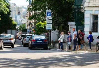 В Киеве вводят плату за парковку возле жилых домов - facenews.ua - Украина - Киев