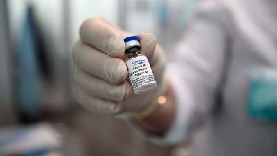 Арег Тотолян - Вакцинация способна защитить беременных от тяжелых последствий COVID-19 - iz.ru - Санкт-Петербург - Израиль