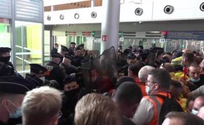 Шарль Де-Голль - В Париже протестовали работники аэропортов: пассажиров предупреждают о проблемах с рейсами - unn.com.ua - Украина - Киев - Франция - Париж