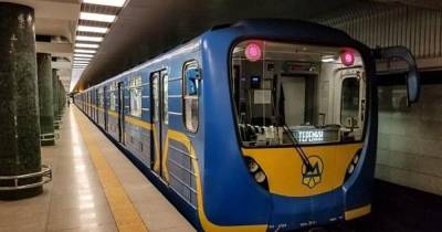 Сегодня в Киеве транспорт и метро будут работать на час дольше - dsnews.ua - Украина - Киев - Англия