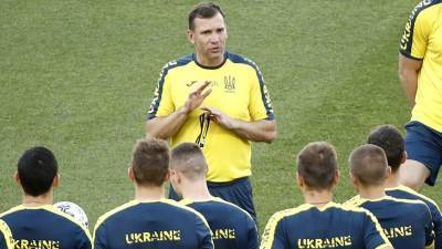 Владимир Зеленский - Зеленский пожелал удачи сборной Украины в предстоящем матче Евро-2020 - iz.ru - Украина - Англия - Израиль - Швеция