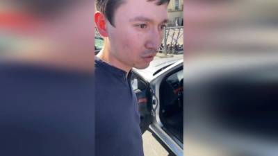 Видео: у метро "Площадь Александра Невского" поймали курьера с липовыми справками - piter.tv - Россия - Ленинградская обл. - Санкт-Петербург