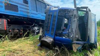 В Полтавской области Украины поезд врезался в грузовик - eadaily.com - Украина - Киев - Харьков - Полтавская обл.