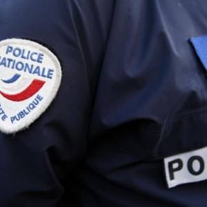 В столице Франции автомобиль протаранил террасу кафе - reporter-ua.com - Франция - Париж
