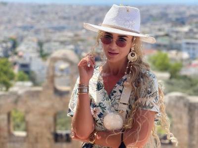Ольга Бузова - «Голубая крыша!»: Бузова разревелась во время отпуска в Греции - bloknot.ru - Афины - Греция - Юар