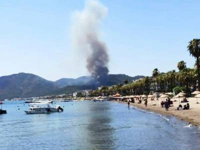 В турецком Мармарисе из-за лесного пожара эвакуируют отели - unn.com.ua - Украина - Киев - Турция - провинция Анталья