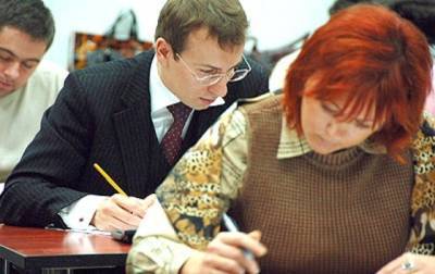 Экзамен на знание украинского языка сдали уже более 2 тысяч чиновников - korrespondent.net - Украина