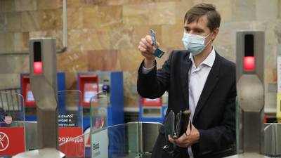 Владислав Султанов - Пассажиров московского транспорта продолжат проверять на ношение масок - vm.ru