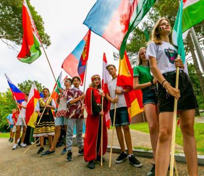 В «Орлёнке» проходят мероприятия, посвященные Международному дню дружбы – Учительская газета - ug.ru - Россия - США - Венесуэла