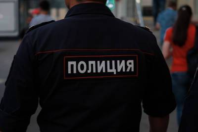 18-летняя россиянка обвинила полицейского в изнасиловании по заказу подруги - mk.ru