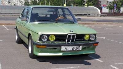 Достойный ответ "Мерседесу": тест-драйв "Акулы" BMW 520 Е12 - vesti.ru - Франция