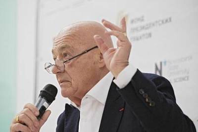 Владимир Познер - Познер ответил на вопрос о причинах эмиграции молодежи из России - lenta.ru - Россия