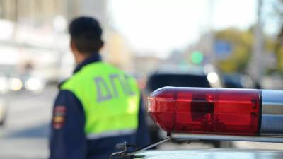 В результате столкновения трёх автомобилей на трассе в Ленобласти погиб человек - russian.rt.com - Россия - Ленинградская обл. - Вологда