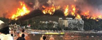 В Турции из-за пожаров проводят эвакуацию туристов - runews24.ru - Турция - Манавгат