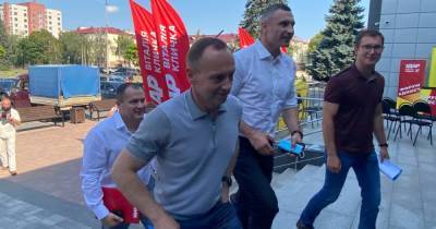 Виталий Кличко - Политсила мэра Чернигова Атрошенко будет участвовать в парламентских выборах от партии «УДАР Виталия Кличко» - dsnews.ua - Украина
