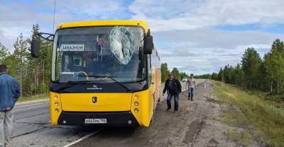 Как в "Пункте назначения": На Ямале водителя автобуса убило вылетевшей из грузовика монтировкой - reendex.ru - Муравленко