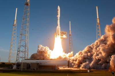 Ракета Atlas 5 увезена со стартовой площадки из-за непогоды - aif.ru - США - шт.Флорида