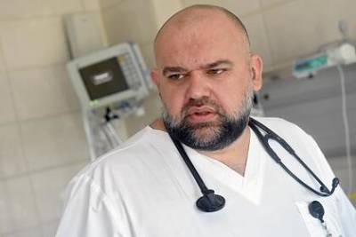 Денис Проценко - Главврач Проценко опроверг риск заболеть COVID-19 из-за вакцинации - lenta.ru